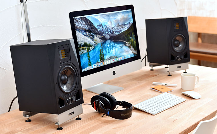 Desktop speaker stands
